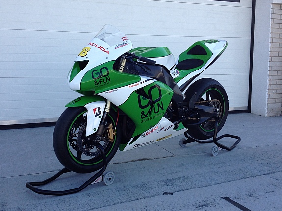 Meine 10er bei der Rennstrecke nach dem Service :-D