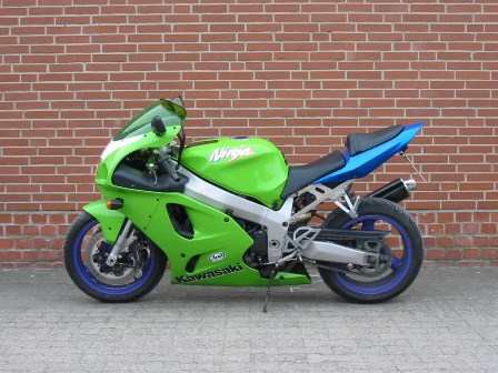 zx7r_n22.jpg