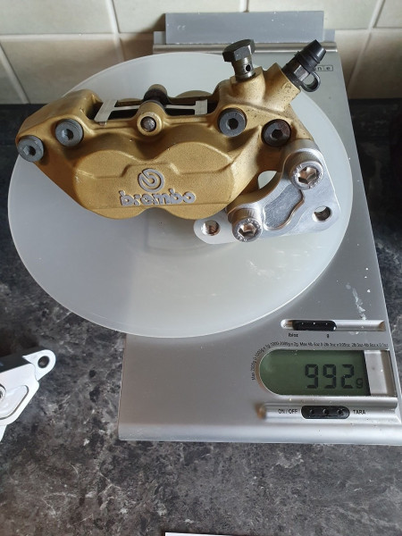 20250314_091352.jpg (255.93 KiB) 123784 mal betrachtet Bremszange mit Belägen und Adapter